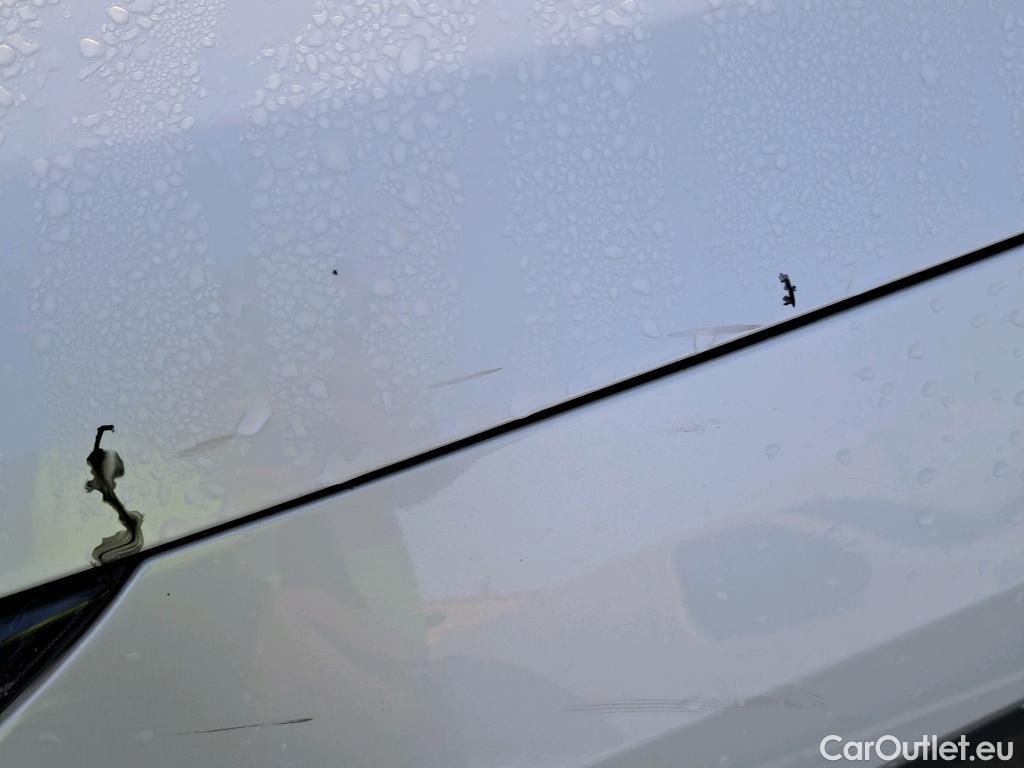  Toyota  RAV4 TOYOTA  / 2018 / 5P / todoterreno 2.5l 220H Advance #24