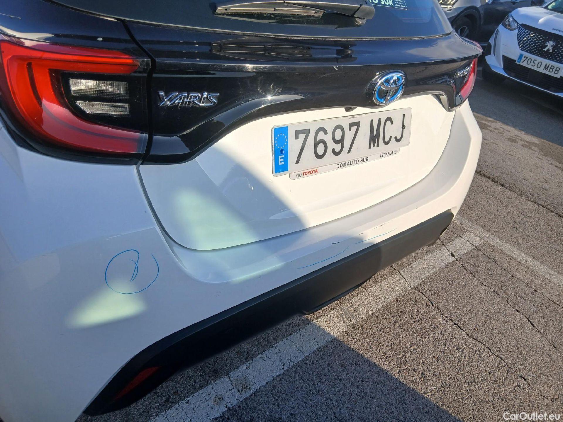  Toyota  Yaris TOYOTA  / 2020 / 5P / berlina con portón 1.5 120H Active Tech #18