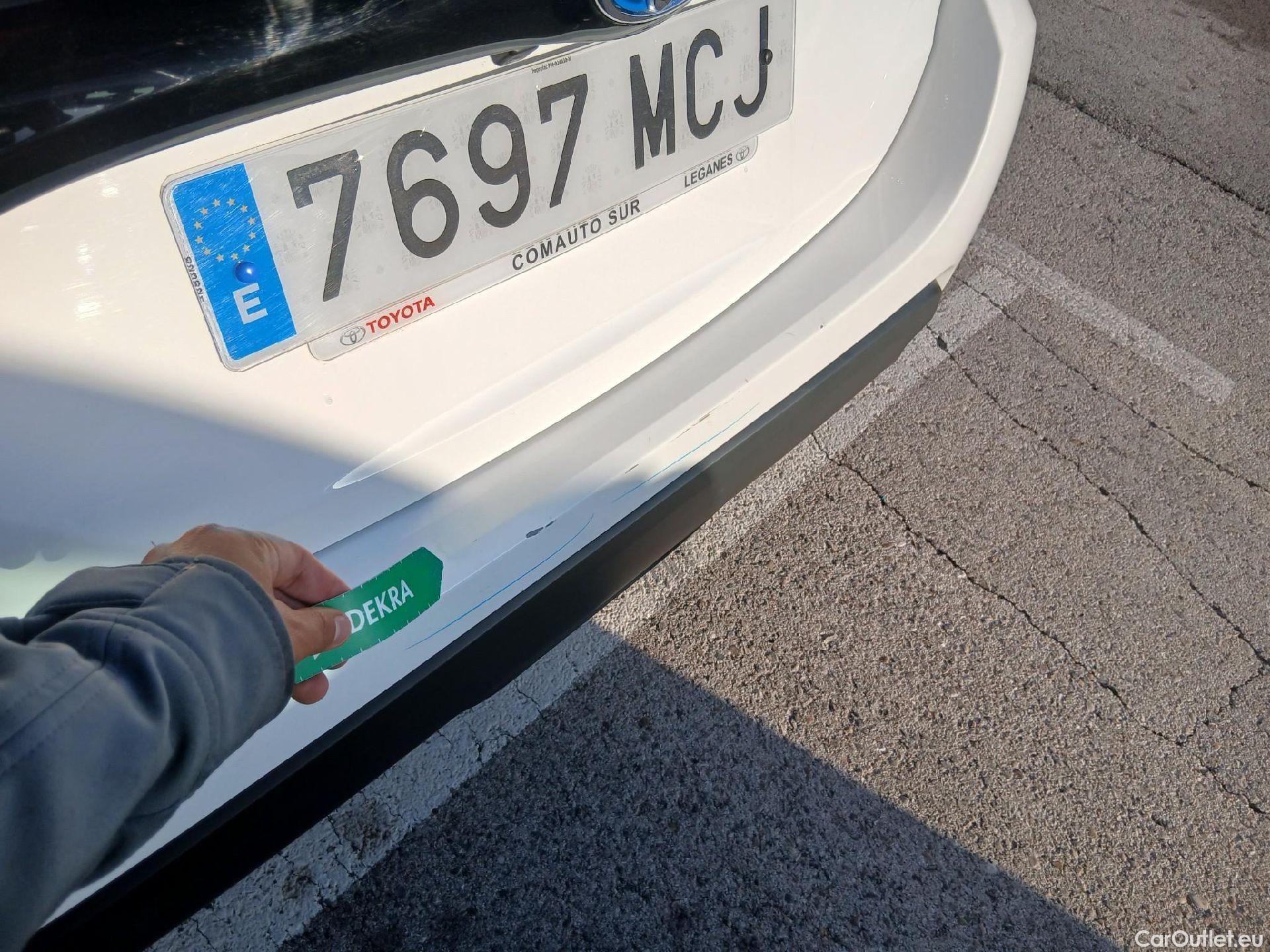  Toyota  Yaris TOYOTA  / 2020 / 5P / berlina con portón 1.5 120H Active Tech #19