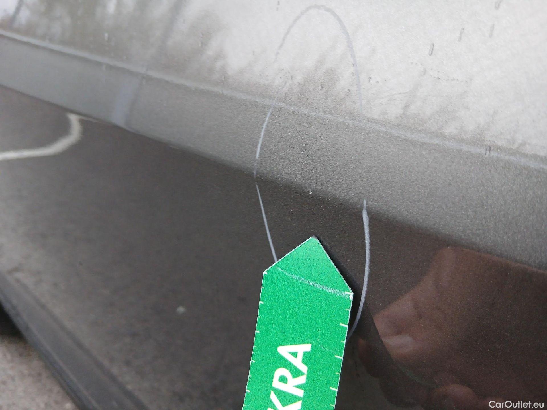  Volkswagen  T-CROSS VOLKSWAGEN  / 2018 / 5P / todoterreno Advance 1.0 TSI 85kW (115CV) DSG (AC) #9