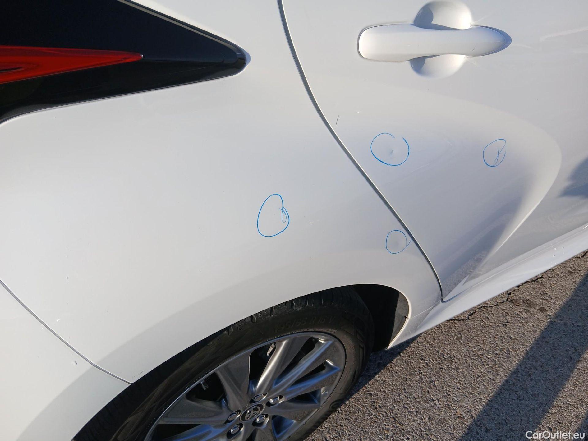  Toyota  Yaris TOYOTA  / 2020 / 5P / berlina con portón 1.5 120H Active Tech #23