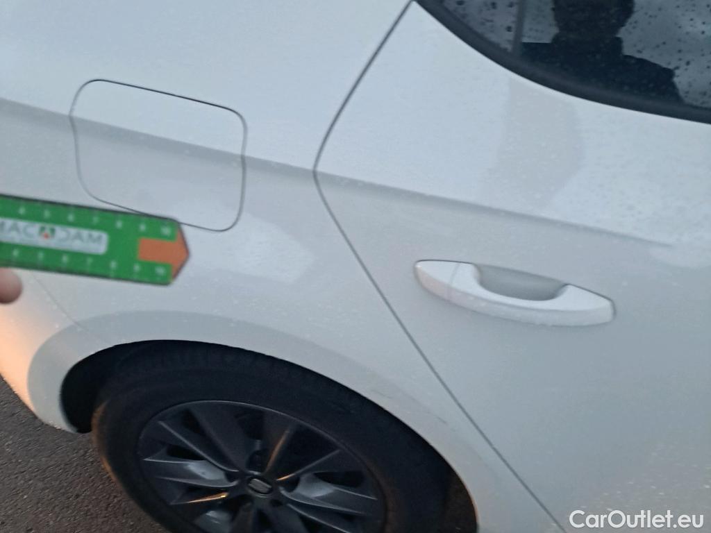  Seat  Leon SEAT León / 2016 / 5P / berlina con portón 1.5 TSI 95kW (130CV) St&Sp Style Visio Edition #1