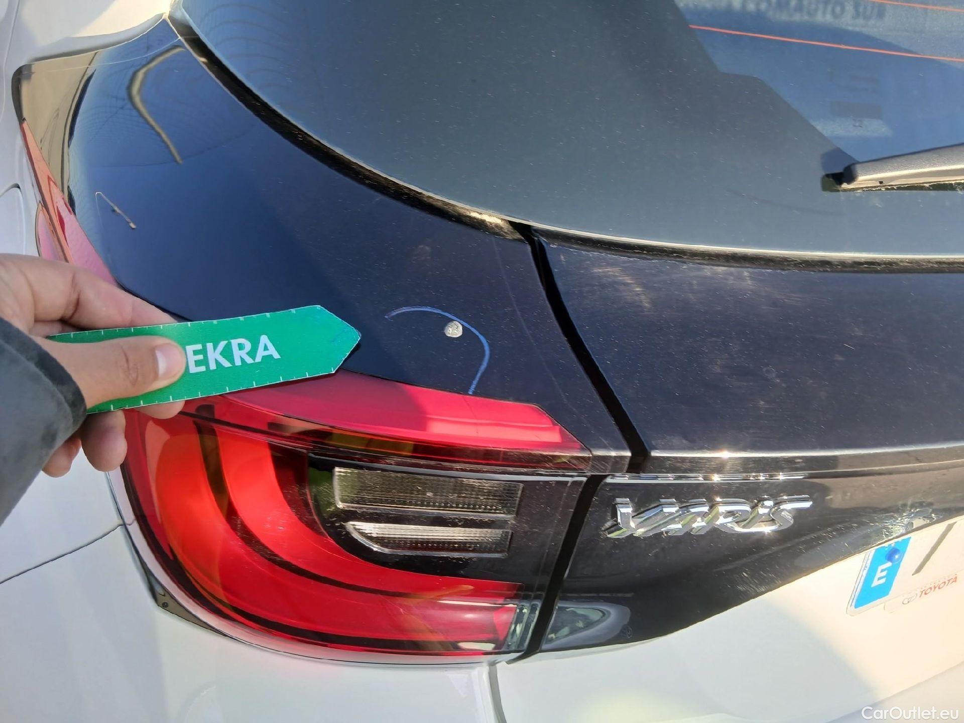  Toyota  Yaris TOYOTA  / 2020 / 5P / berlina con portón 1.5 120H Active Tech #21