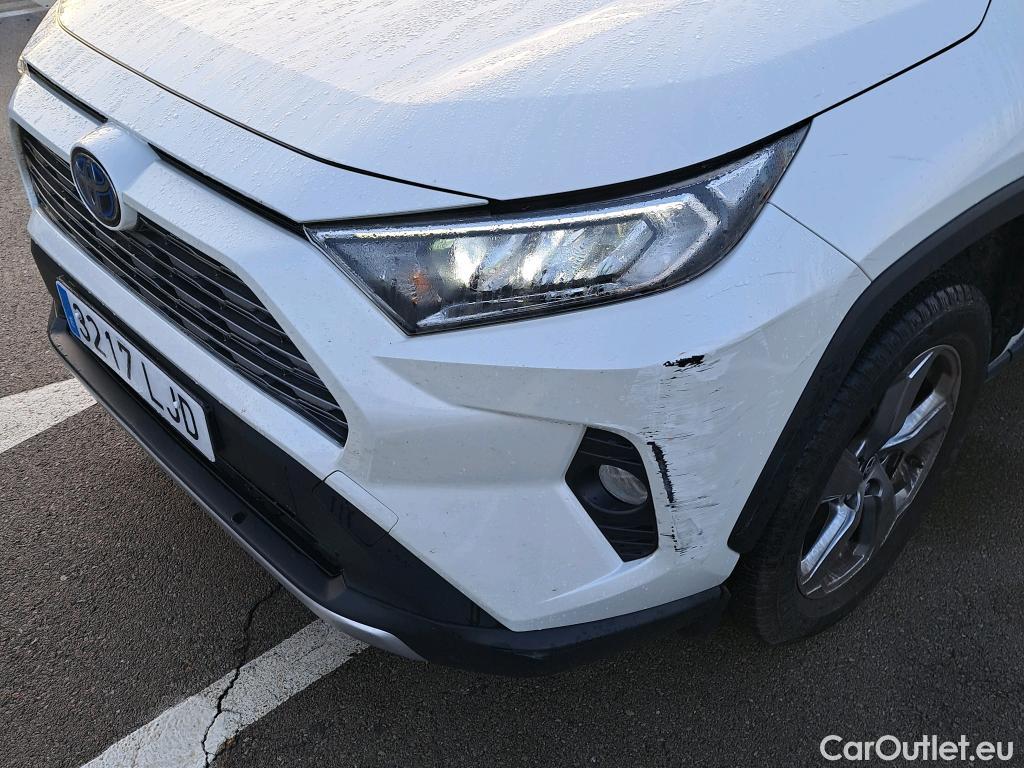  Toyota  RAV4 TOYOTA  / 2018 / 5P / todoterreno 2.5l 220H Advance #3