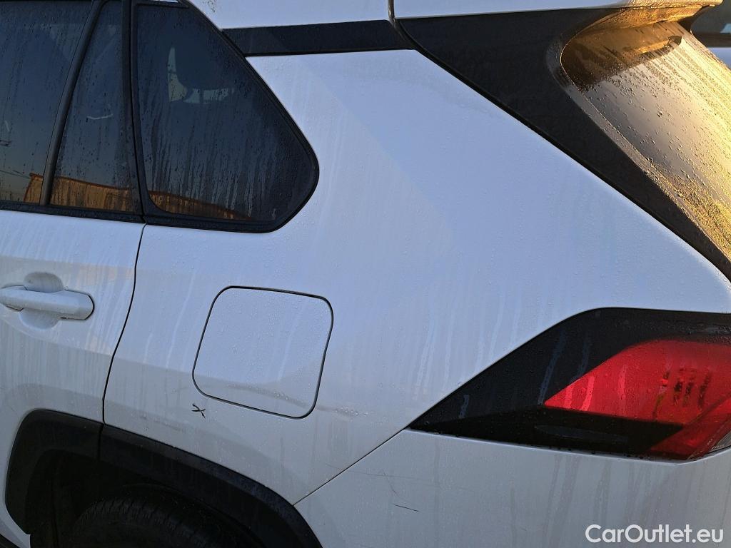  Toyota  RAV4 TOYOTA  / 2018 / 5P / todoterreno 2.5l 220H Advance #21