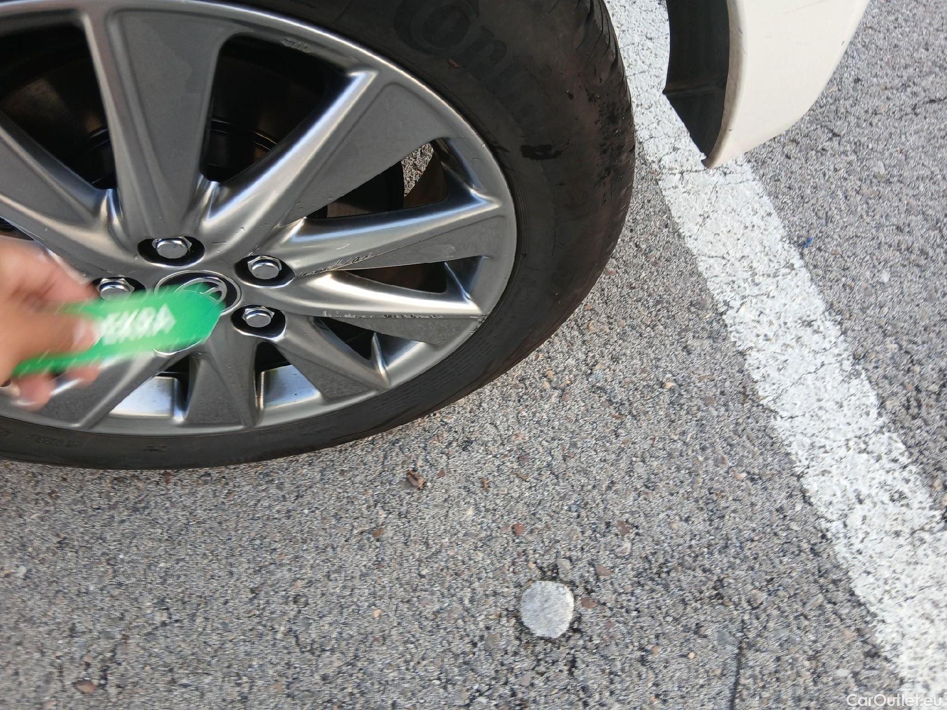  Toyota  Yaris TOYOTA  / 2020 / 5P / berlina con portón 1.5 120H Active Tech #17