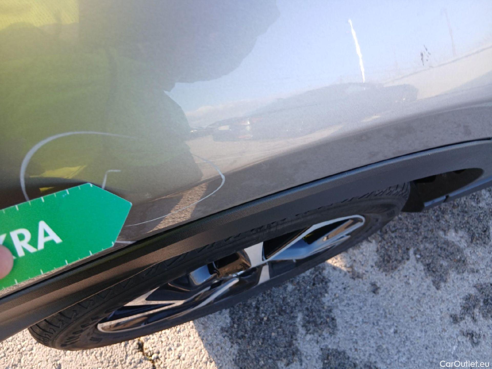  Toyota  C-HR TOYOTA  / 2016 / 5P / todoterreno 1.8 125H Advance (CX) #14