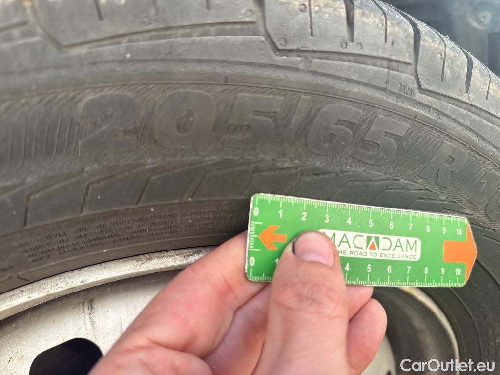  Renault  Trafic  Fourgon L2H1 3T Grand Confort 2.0 dCi 130CV BVM6 E6d #18