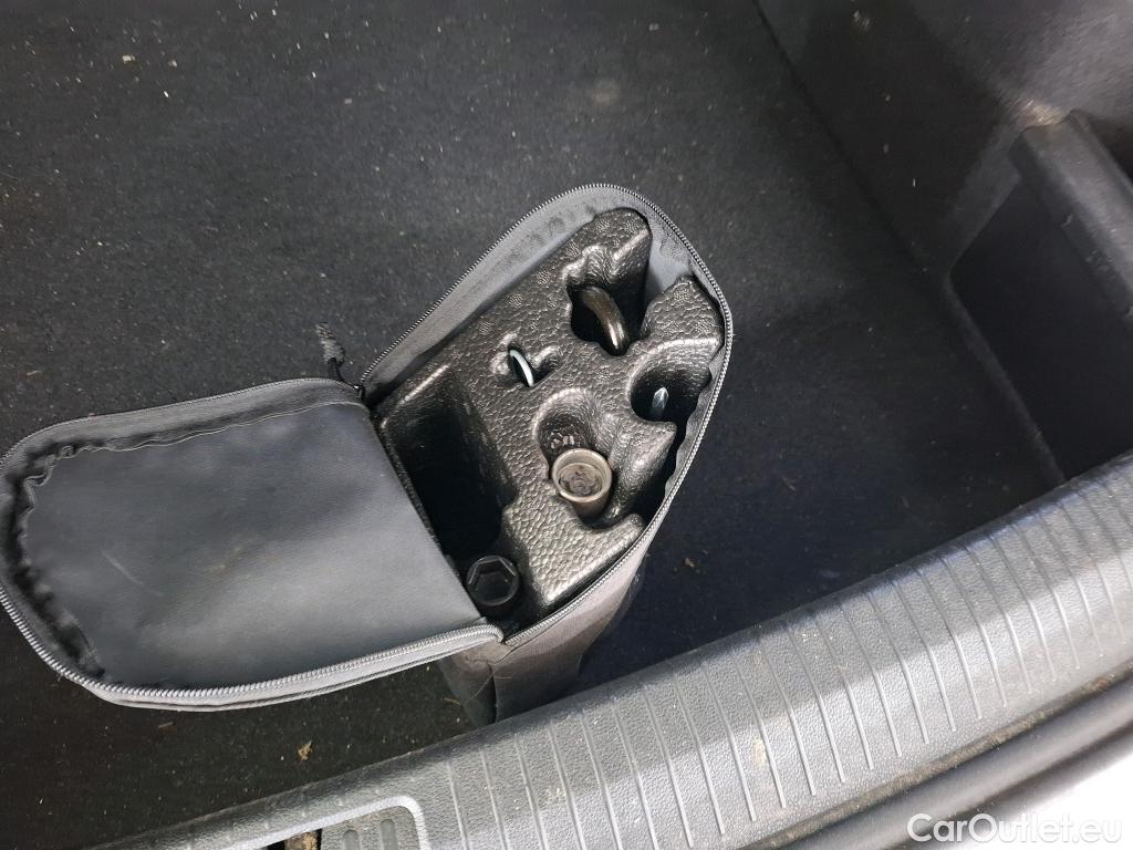  Volkswagen  Tiguan VOLKSWAGEN  / 2020 / 5P / SUV 2.0 TDI 150 DSG7 R-Line #12