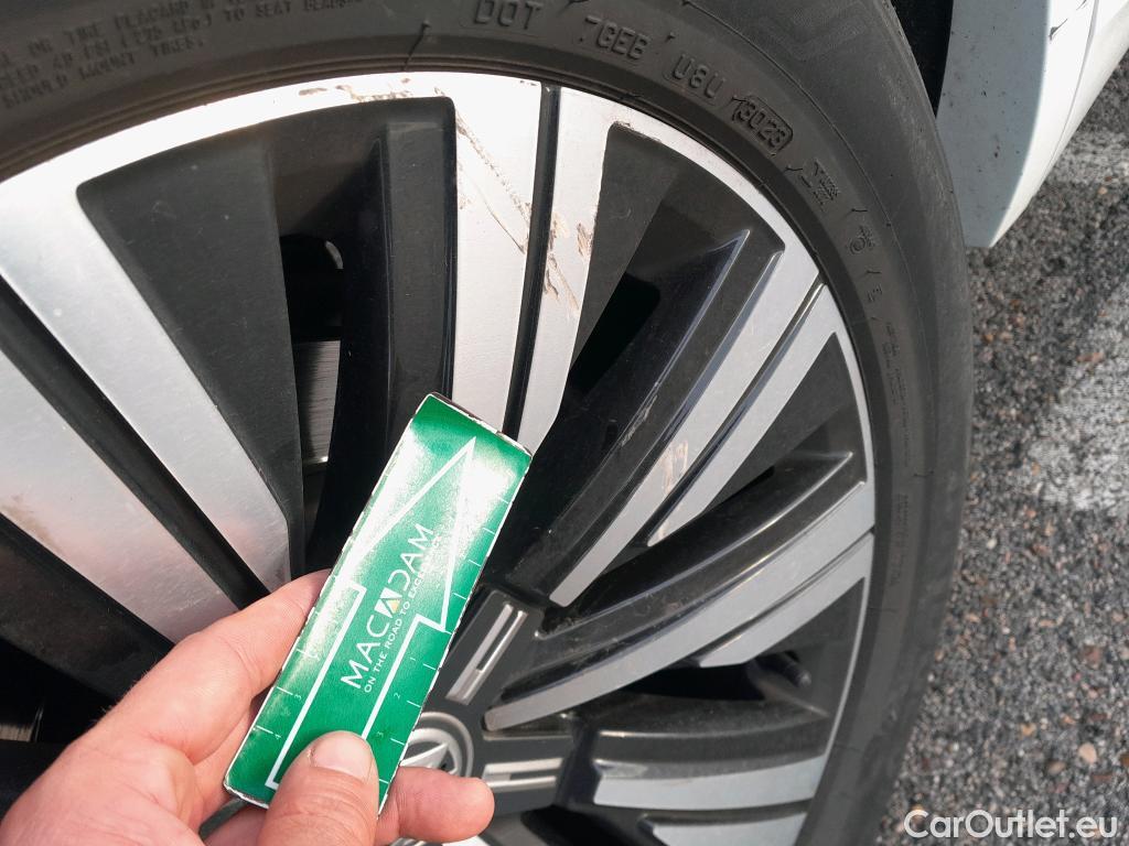  Volkswagen  Touareg VOLKSWAGEN  / 2018 / 5P / todoterreno Premium 3.0 TDI 170kW (231CV) Tip 4Mot #2