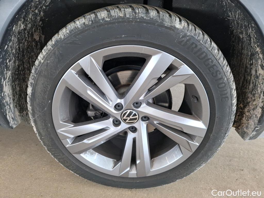  Volkswagen  Tiguan VOLKSWAGEN  / 2020 / 5P / SUV 2.0 TDI 150 DSG7 R-Line #18