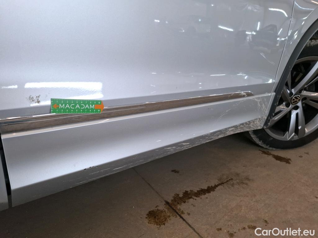  Volkswagen  Tiguan VOLKSWAGEN  / 2020 / 5P / SUV 2.0 TDI 150 DSG7 R-Line #28
