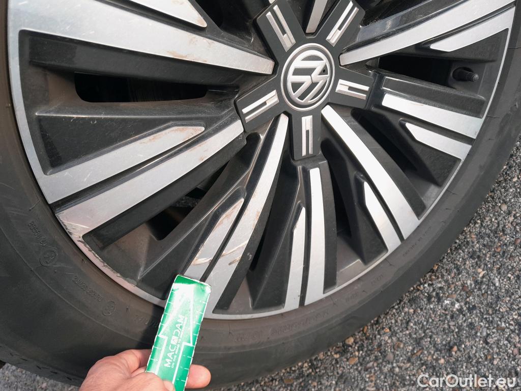  Volkswagen  Touareg VOLKSWAGEN  / 2018 / 5P / todoterreno Premium 3.0 TDI 170kW (231CV) Tip 4Mot #1