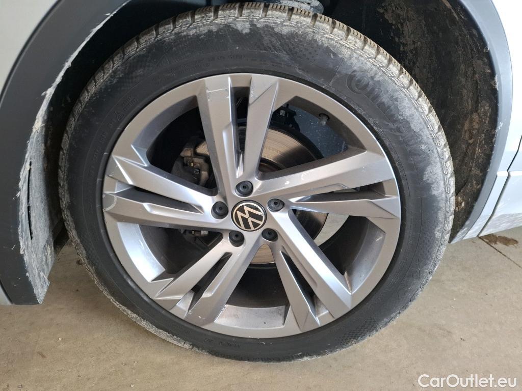  Volkswagen  Tiguan VOLKSWAGEN  / 2020 / 5P / SUV 2.0 TDI 150 DSG7 R-Line #19