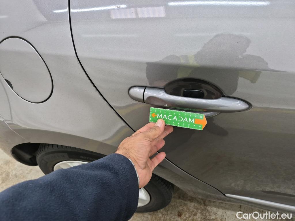  Renault  Megane  III Berline 5pt. Life 1.5 dCi 95CV BVM6 E5 #40