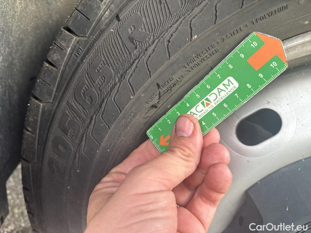  Renault  Trafic  Fourgon L2H1 3T Grand Confort 2.0 dCi 130CV BVM6 E6d #14