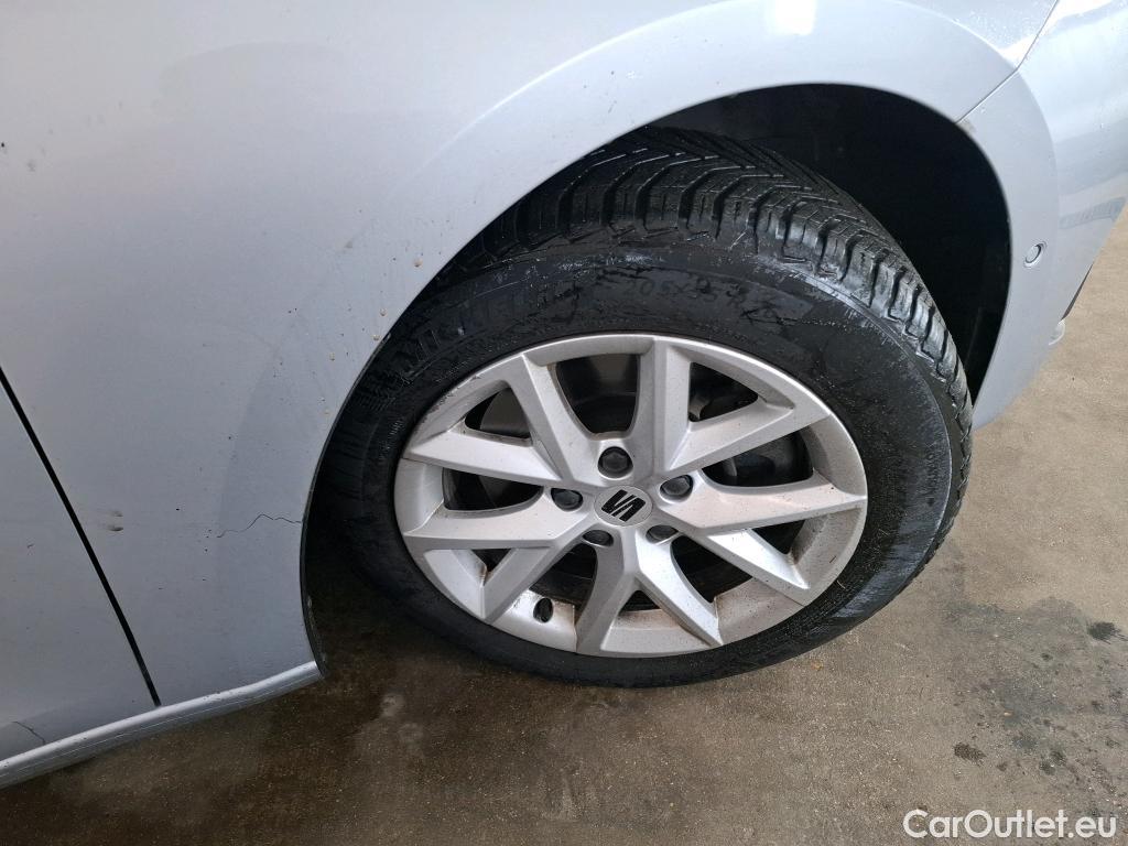  Seat  Leon SEAT  Sportstourer / 2020 / 5P / Break 2.0 TDI 150 DSG S&S Style Business #3