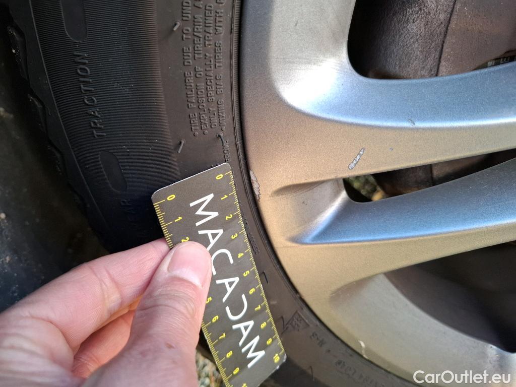  Mercedes  A-Klasse MERCEDES-BENZ Classe A Compact / 2018 / 5P / Berline A 180 d Business Line 7G-DCT #9