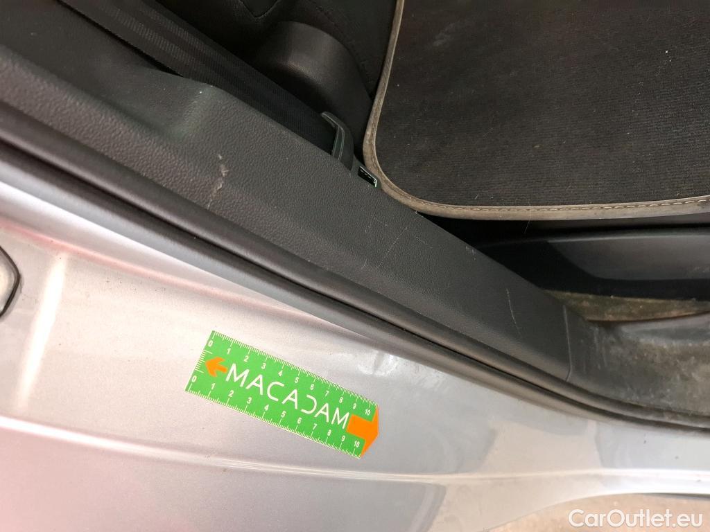  Volkswagen  Tiguan VOLKSWAGEN  / 2020 / 5P / SUV 2.0 TDI 150 DSG7 R-Line #10