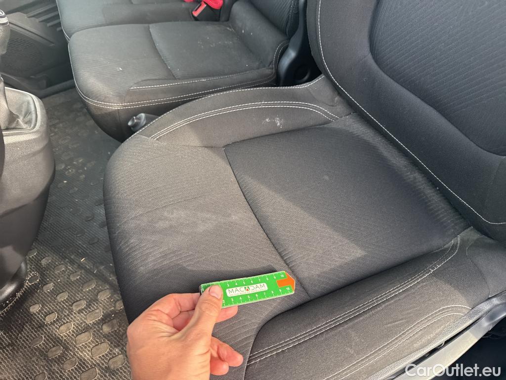  Renault  Trafic  Fourgon L2H1 3T Grand Confort 2.0 dCi 130CV BVM6 E6d #24