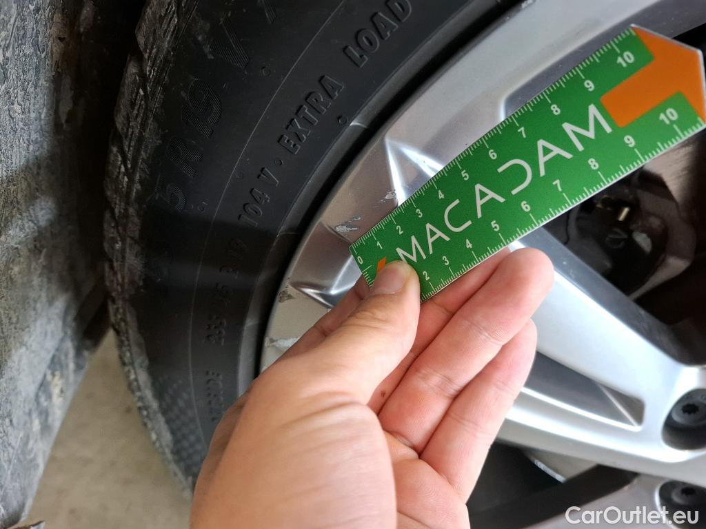  Volkswagen  Tiguan VOLKSWAGEN  / 2020 / 5P / SUV 2.0 TDI 150 DSG7 R-Line #24