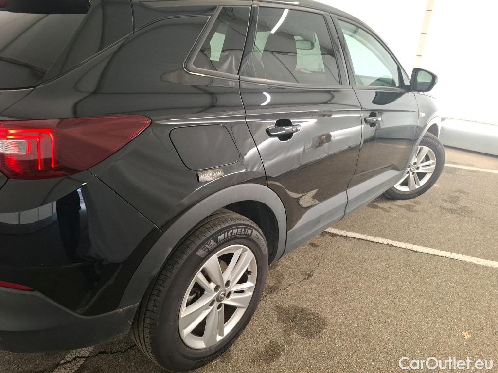  Opel   Grandland X OPEL / 2017 / 5P / SUV 1.2 TURBO 130 EDITION BUSINESS AUTO #4