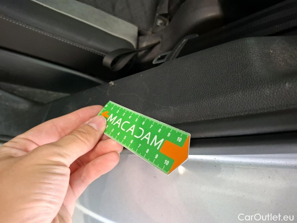  Volkswagen  Tiguan VOLKSWAGEN  / 2020 / 5P / SUV 2.0 TDI 150 DSG7 R-Line #9