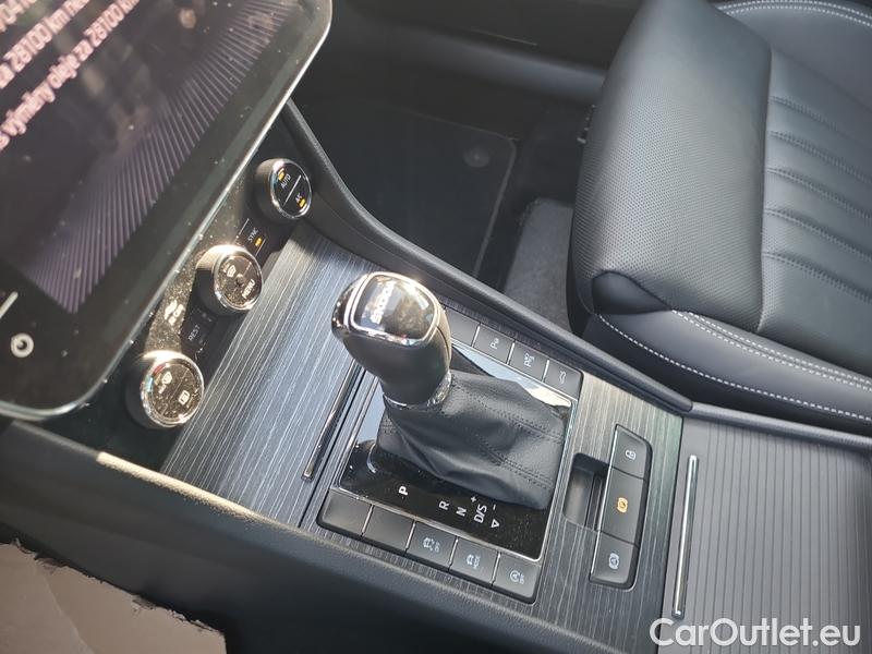  Skoda  Superb  (3V3)(2015) Supe.FL2.0TSI 140 Style AT #8