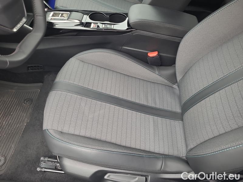  Peugeot  2008  (P1) (2019)  Elektro.e-ALLURE 100 Aut #4