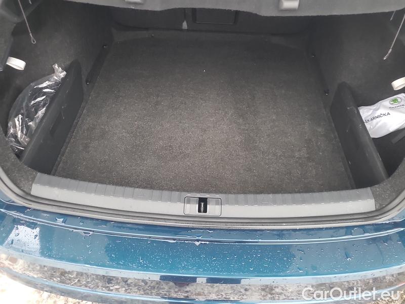  Skoda  Octavia  Lim. (NX3)(2020)  1.5TSI 110 Style AT 5d #19