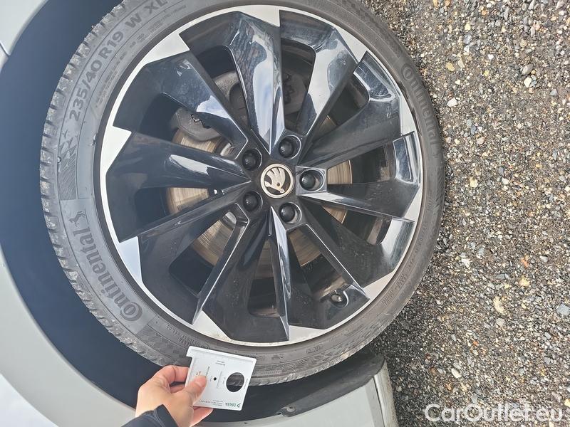  Skoda  Superb  (3V3)(2015) 2.0TSI 206 SportL 4x4 AT #3