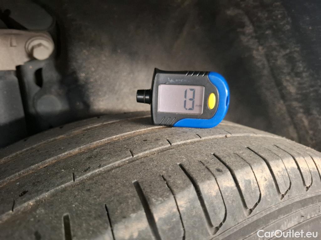  Ford  Kuga FORD  / 2019 / 5P / SUV 190 Hybrid I-AWD(FHEV) Powershi Titanium #22