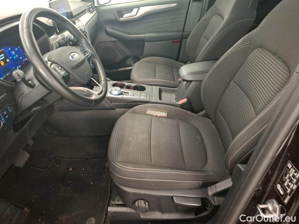  Ford  Kuga FORD  / 2019 / 5P / SUV 190 Hybrid I-AWD(FHEV) Powershi Titanium #31