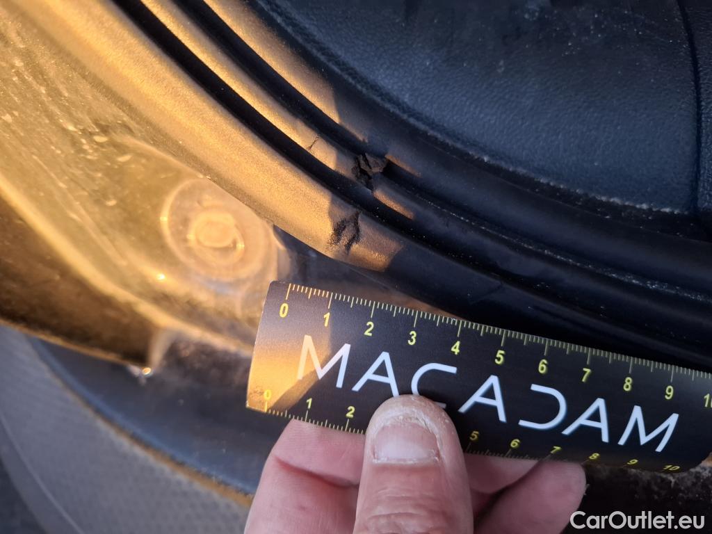  Ford  Kuga FORD  / 2019 / 5P / SUV 190 Hybrid I-AWD(FHEV) Powershi Titanium #29