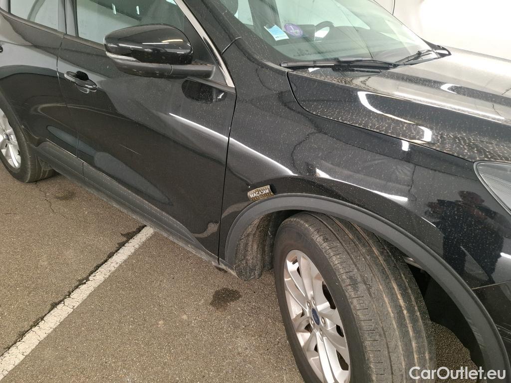  Ford  Kuga FORD  / 2019 / 5P / SUV 190 Hybrid I-AWD(FHEV) Powershi Titanium #38