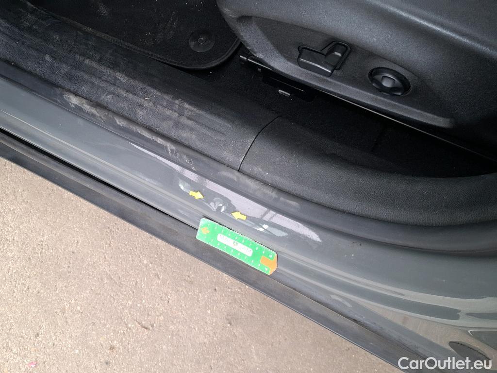  Jeep  Patriot JEEP Renegade / 2018 / 5P / SUV 1.3 TURBO T4 240PS 4XE S #39