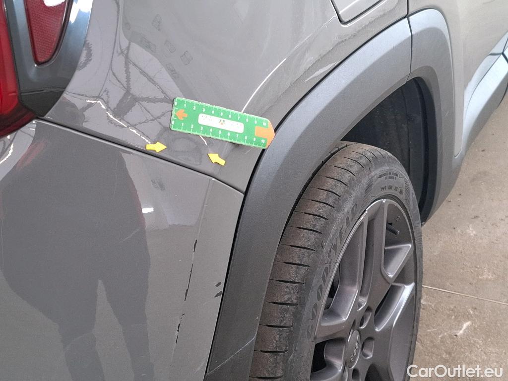  Jeep  Patriot JEEP Renegade / 2018 / 5P / SUV 1.3 TURBO T4 240PS 4XE S #42