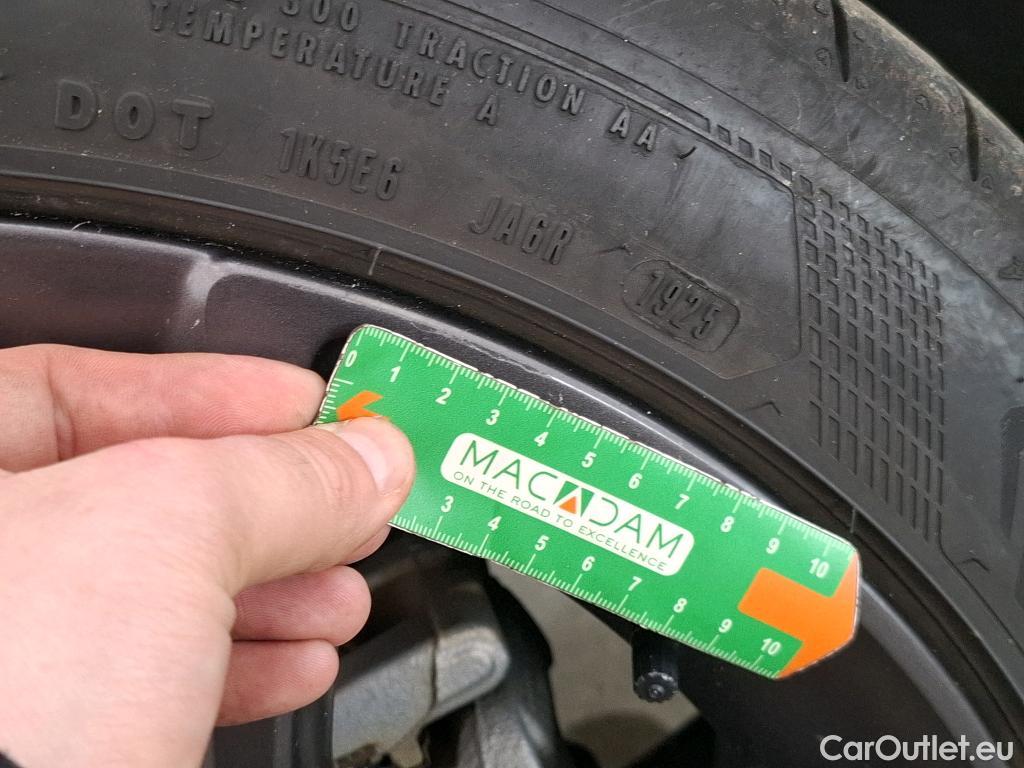  Jeep  Patriot JEEP Renegade / 2018 / 5P / SUV 1.3 TURBO T4 240PS 4XE S #26