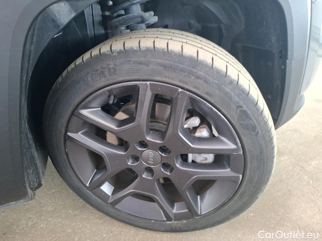  Jeep  Patriot JEEP Renegade / 2018 / 5P / SUV 1.3 TURBO T4 240PS 4XE S #31