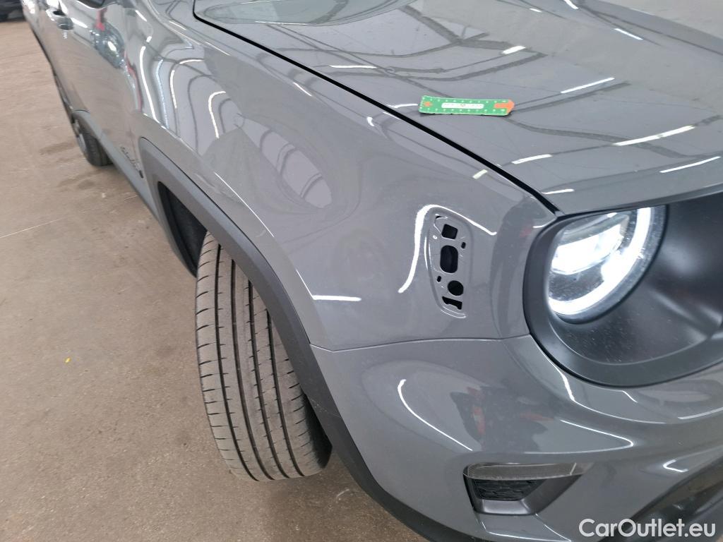  Jeep  Patriot JEEP Renegade / 2018 / 5P / SUV 1.3 TURBO T4 240PS 4XE S #44