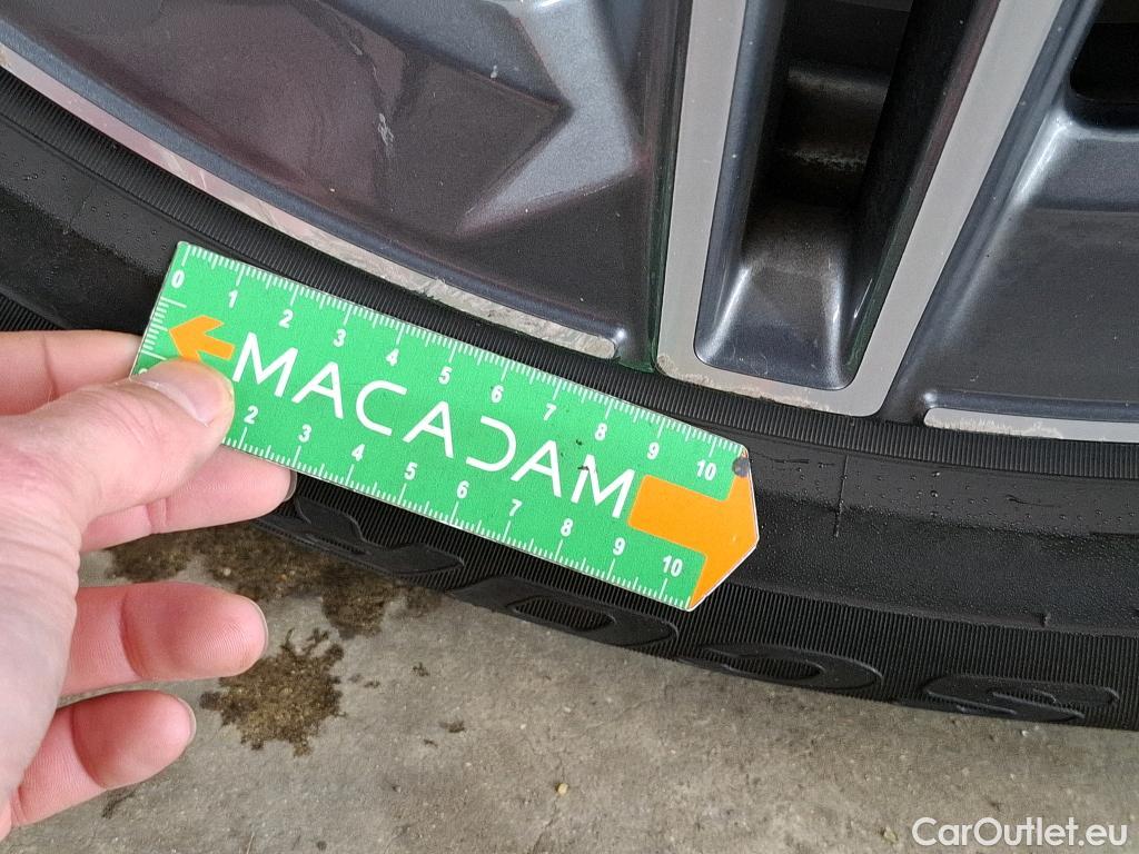  Mercedes  G-Klasee MERCEDES-BENZ GLC / 2019 / 5P / SUV GLC 300 e AMG Line 4Matic #14