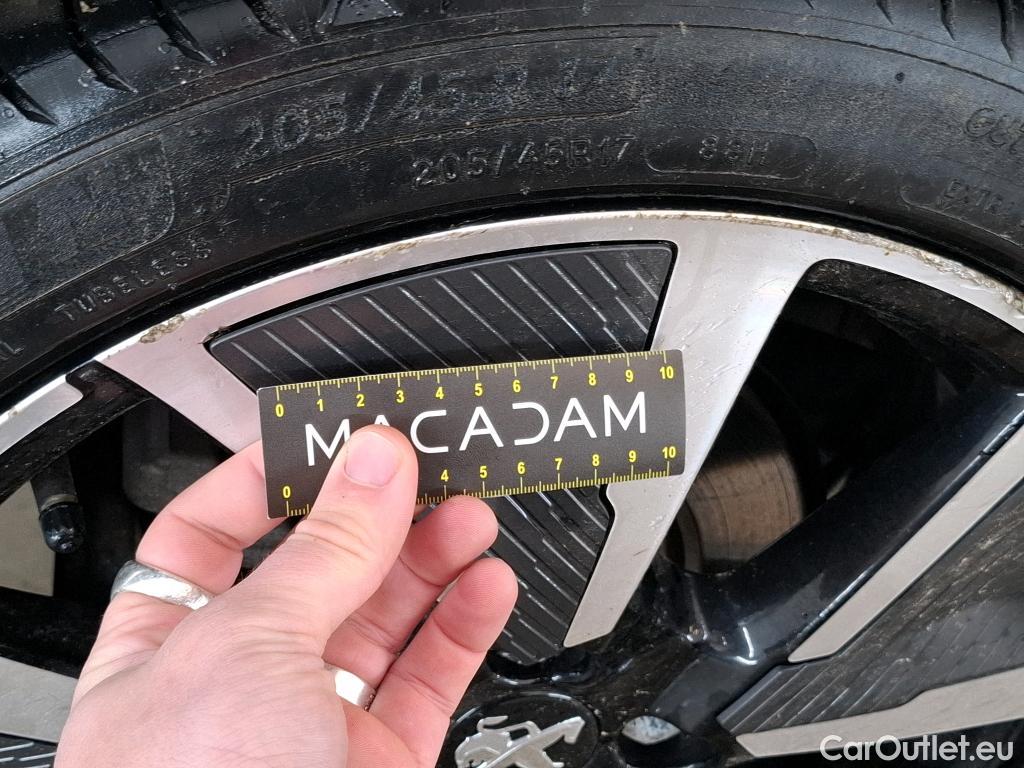  Peugeot  208  (e-) GT 50kWh BVA #10