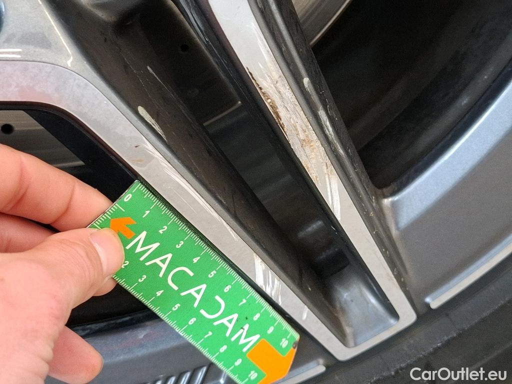  Mercedes  G-Klasee MERCEDES-BENZ GLC / 2019 / 5P / SUV GLC 300 e AMG Line 4Matic #24