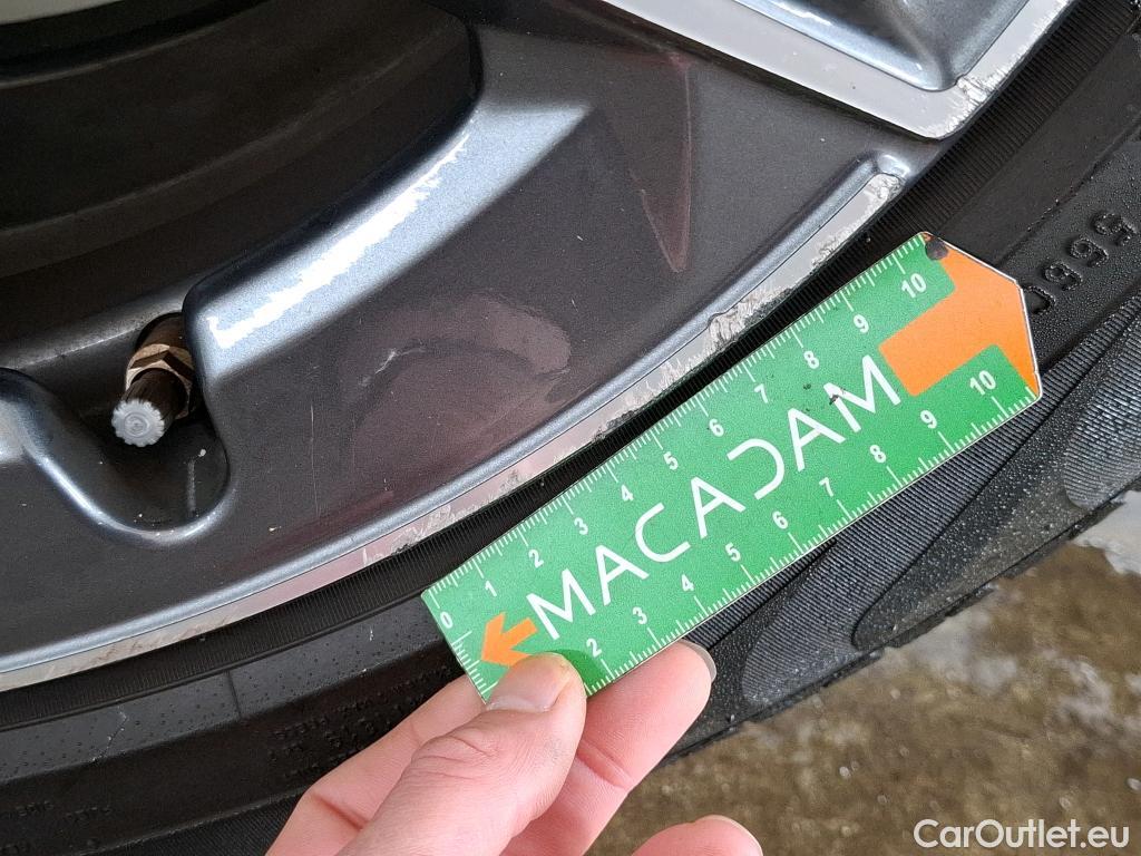  Mercedes  G-Klasee MERCEDES-BENZ GLC / 2019 / 5P / SUV GLC 300 e AMG Line 4Matic #15