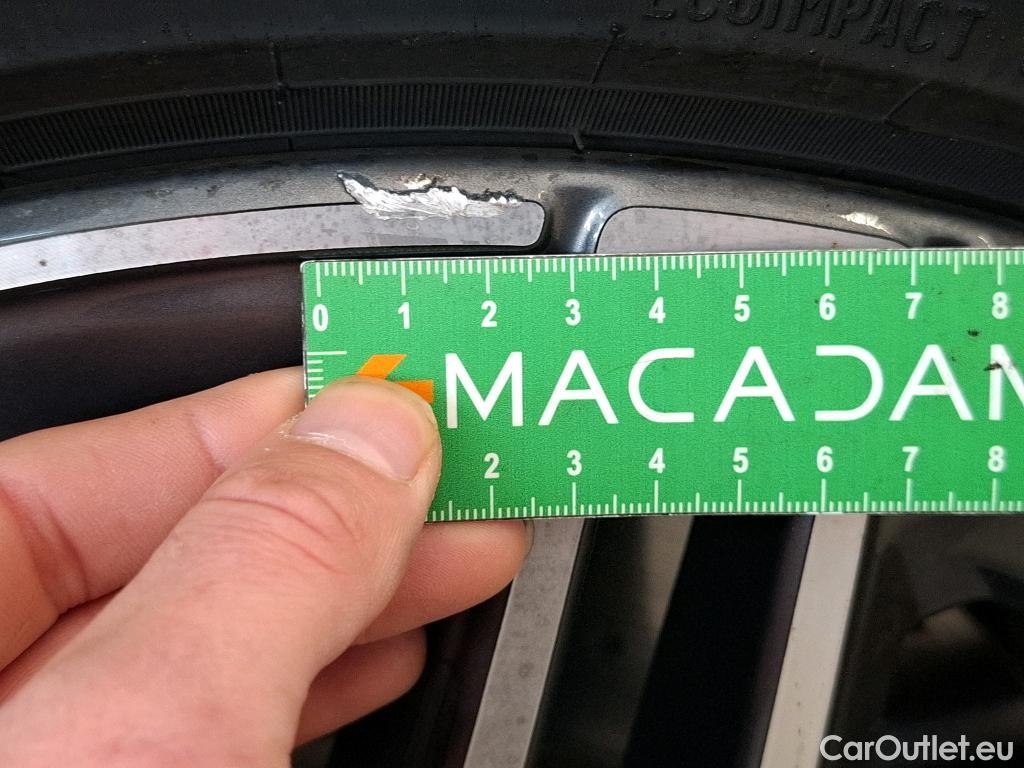  Mercedes  G-Klasee MERCEDES-BENZ GLC / 2019 / 5P / SUV GLC 300 e AMG Line 4Matic #25