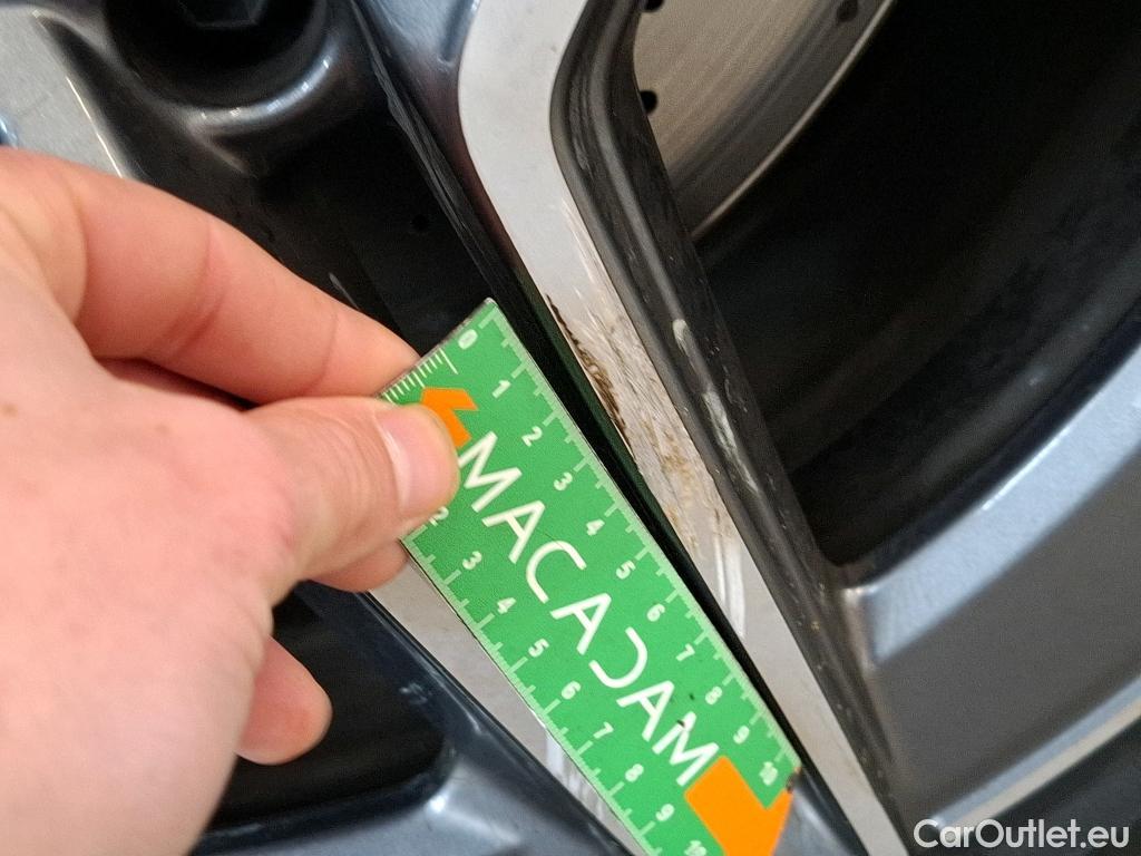  Mercedes  G-Klasee MERCEDES-BENZ GLC / 2019 / 5P / SUV GLC 300 e AMG Line 4Matic #23