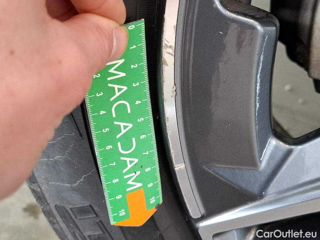  Mercedes  G-Klasee MERCEDES-BENZ GLC / 2019 / 5P / SUV GLC 300 e AMG Line 4Matic #20