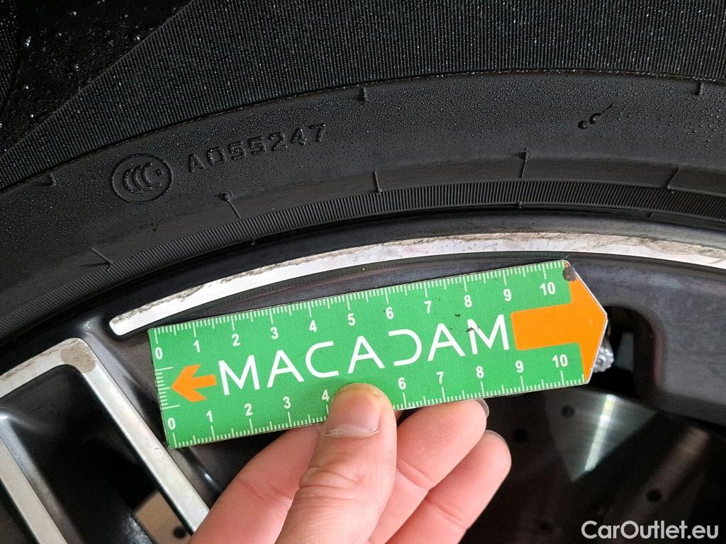  Mercedes  G-Klasee MERCEDES-BENZ GLC / 2019 / 5P / SUV GLC 300 e AMG Line 4Matic #8