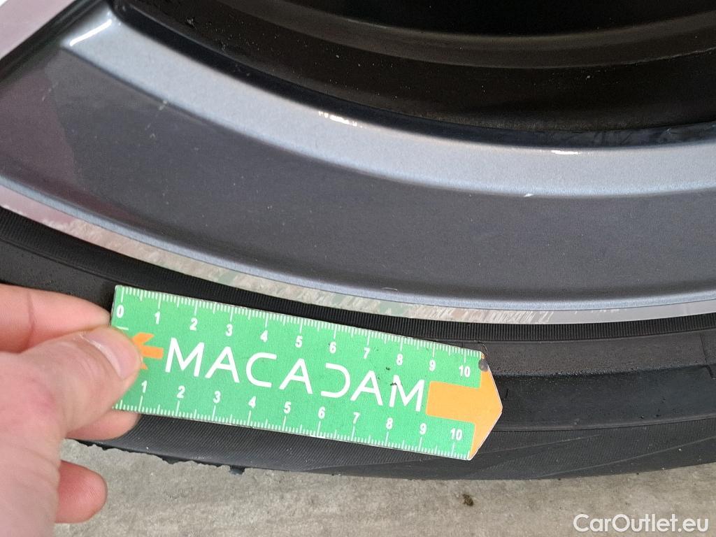  Mercedes  G-Klasee MERCEDES-BENZ GLC / 2019 / 5P / SUV GLC 300 e AMG Line 4Matic #21