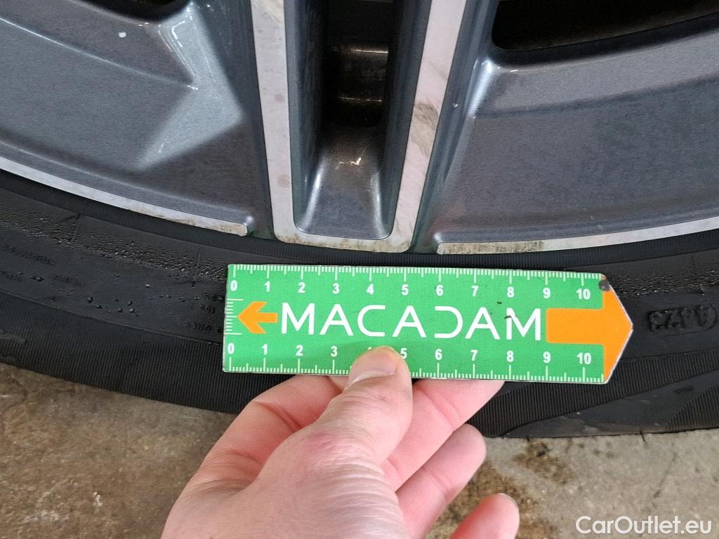  Mercedes  G-Klasee MERCEDES-BENZ GLC / 2019 / 5P / SUV GLC 300 e AMG Line 4Matic #11